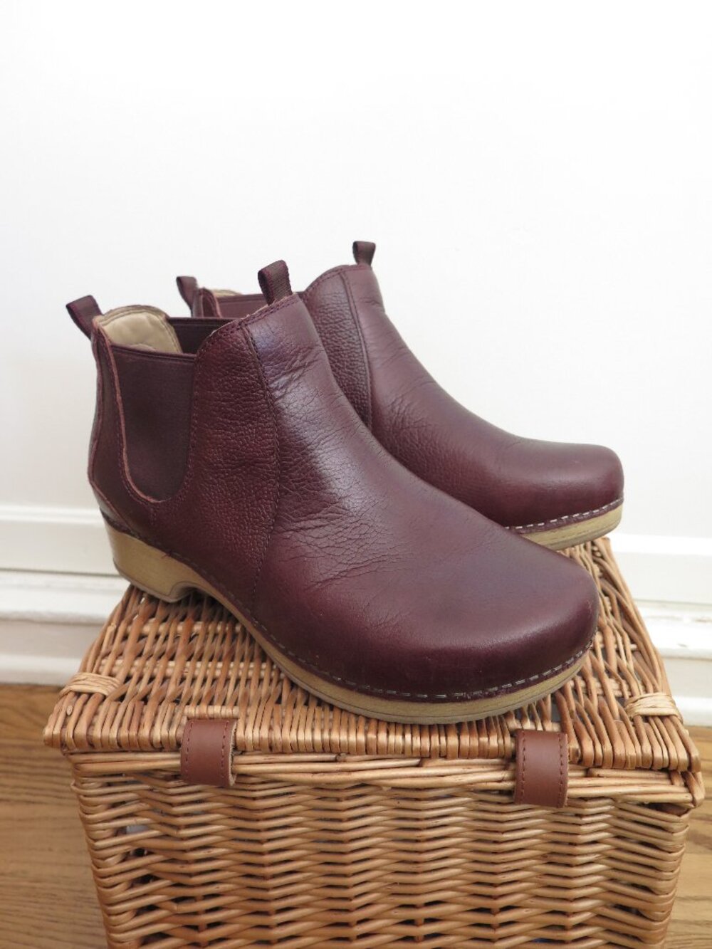 Dansko Becka clog boot size 40 cordovan